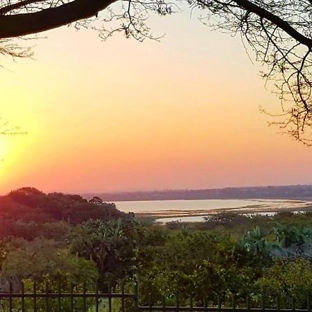Hillton Manor Guest House Richards Bay Extérieur photo