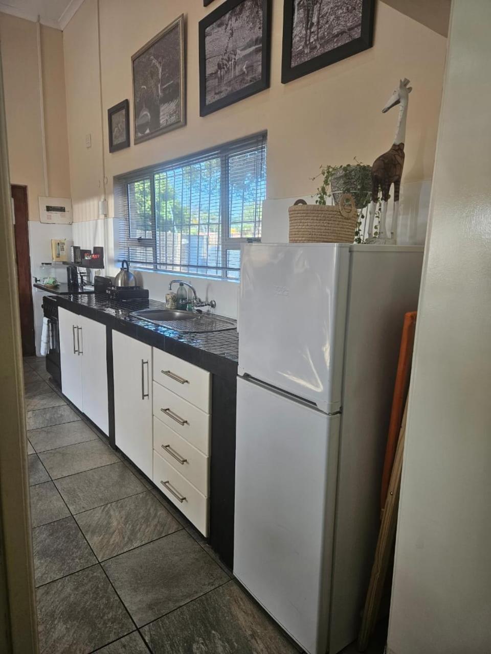 Hillton Manor Guest House Richards Bay Extérieur photo