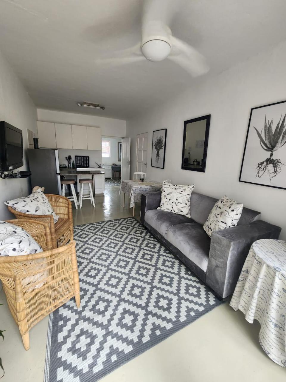Hillton Manor Guest House Richards Bay Extérieur photo