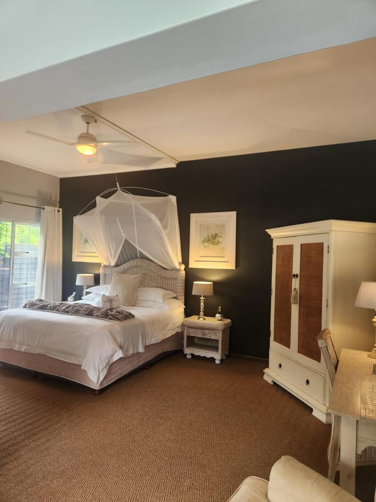Hillton Manor Guest House Richards Bay Extérieur photo
