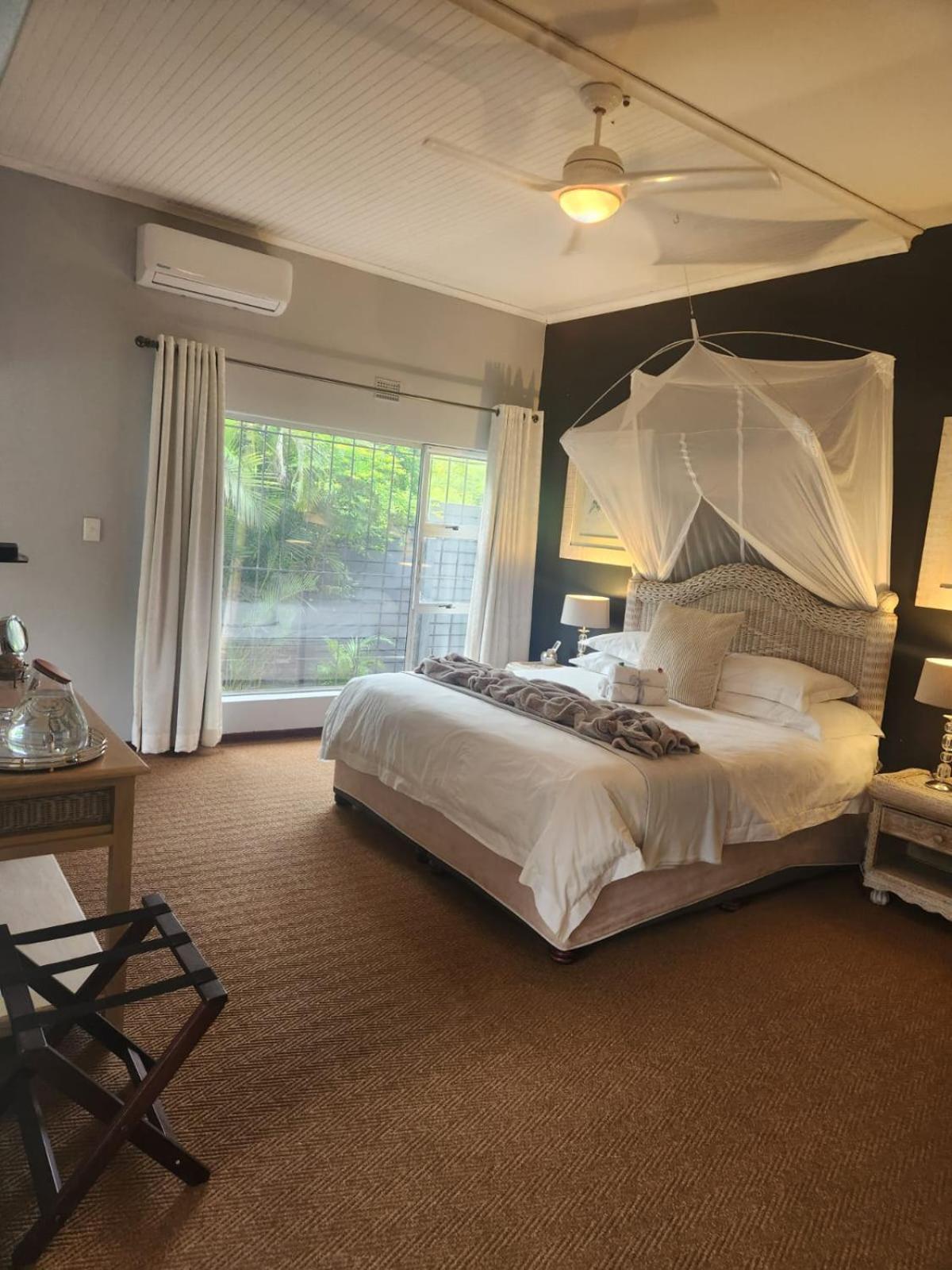 Hillton Manor Guest House Richards Bay Extérieur photo