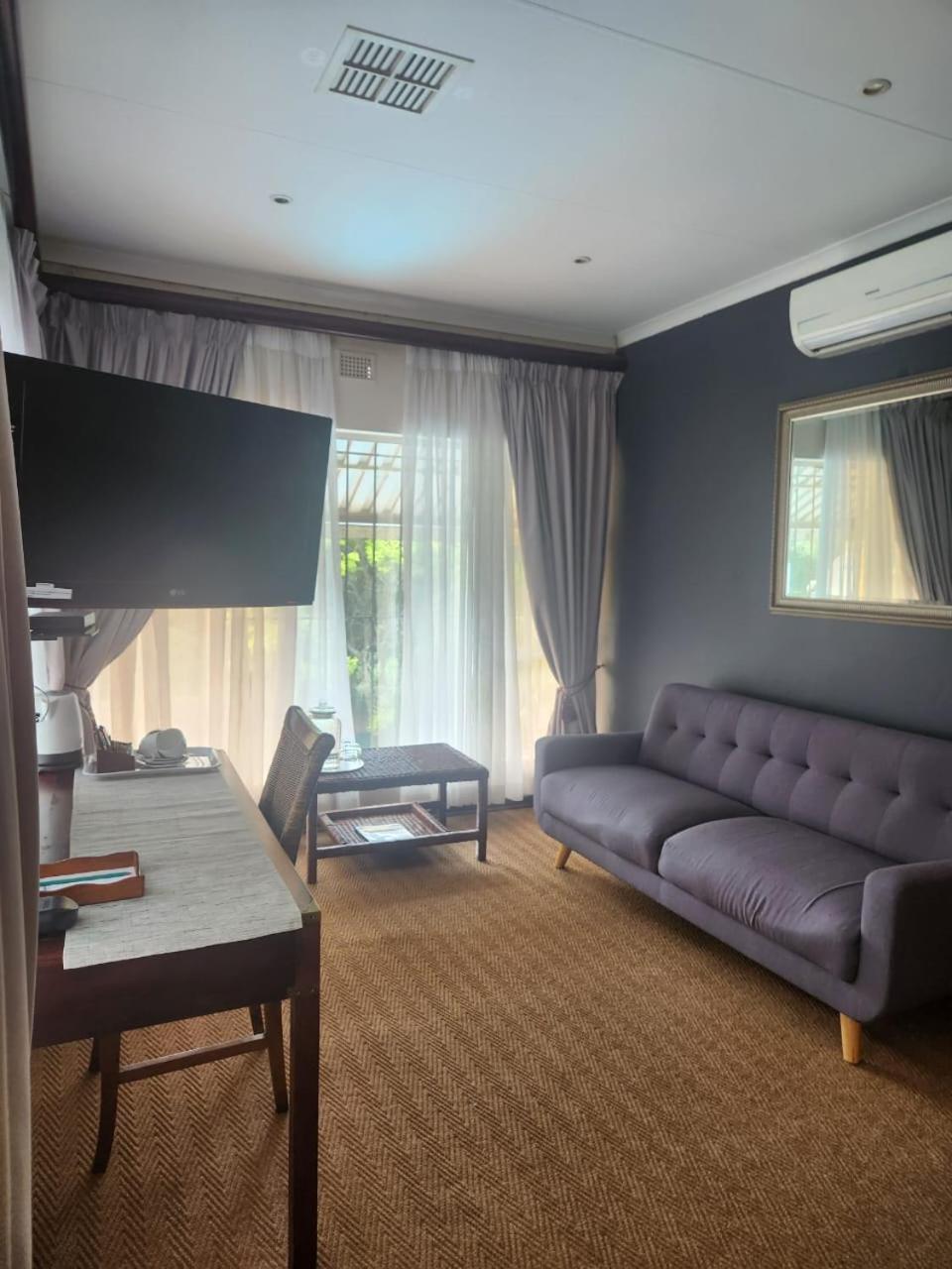 Hillton Manor Guest House Richards Bay Extérieur photo