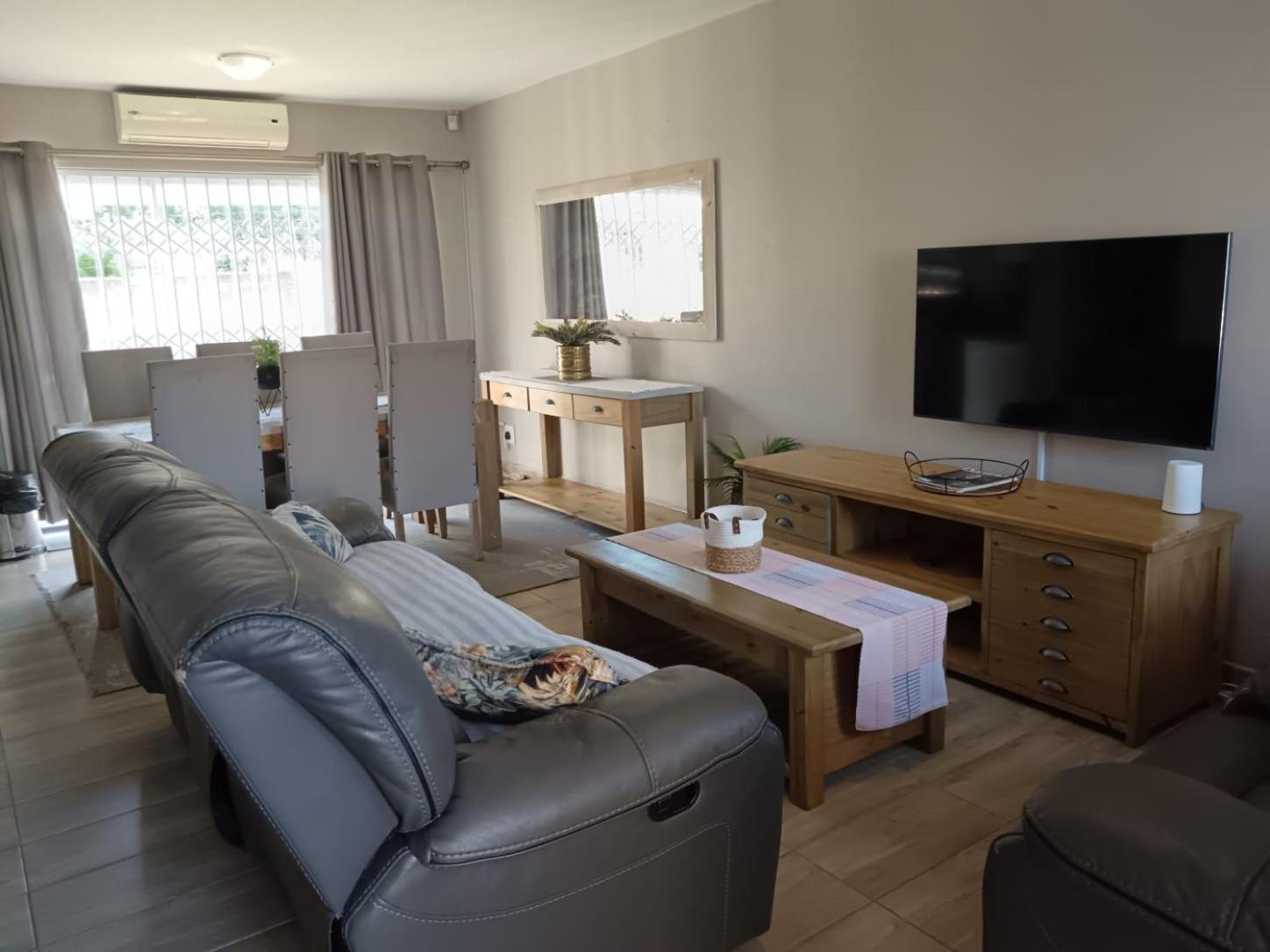Hillton Manor Guest House Richards Bay Extérieur photo